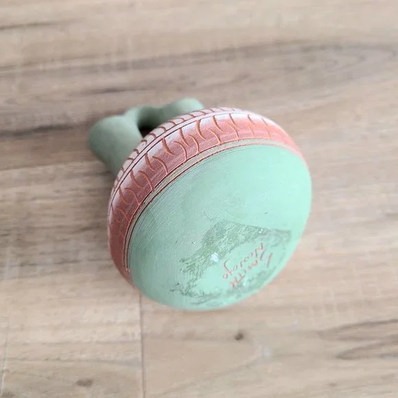 Navajo hand made pottery red clay wedding vase signed by artist. - Picture 7 of 9